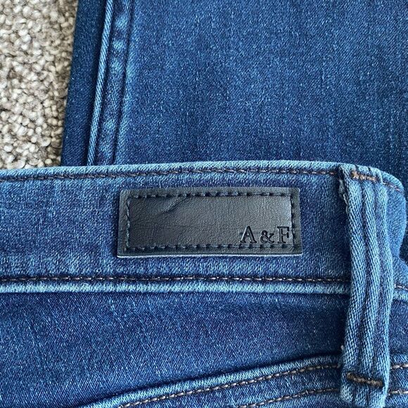 Abercrombie & Fitch Mid-Rise Jean Leggings - Size 28 (6R) - Picture 7 of 8